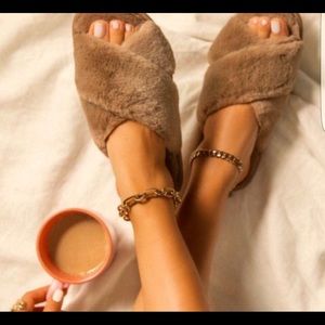$10 Sandals at BEL9.COM